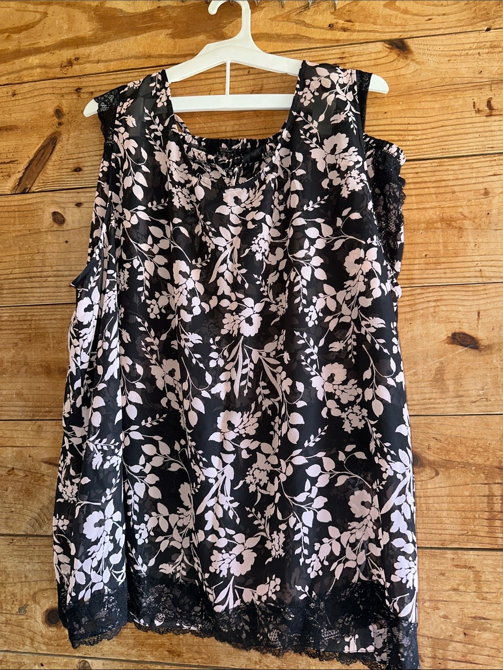 Catherines Black Floral Lace-Trim Sleeveless 2pc short set